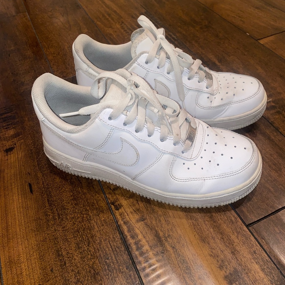 Used white Nike Air force 1